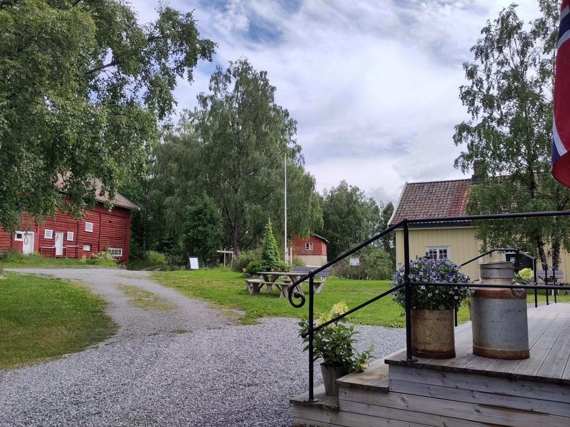 Готель Granum Gard Fluberg Екстер'єр фото