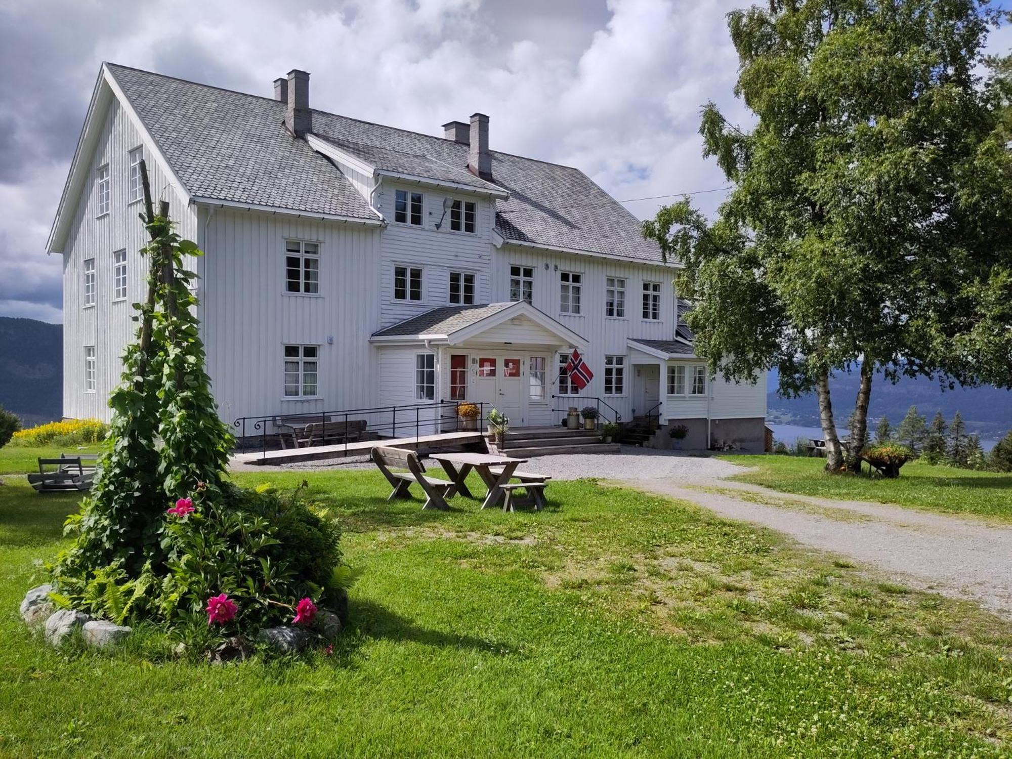Готель Granum Gard Fluberg Екстер'єр фото